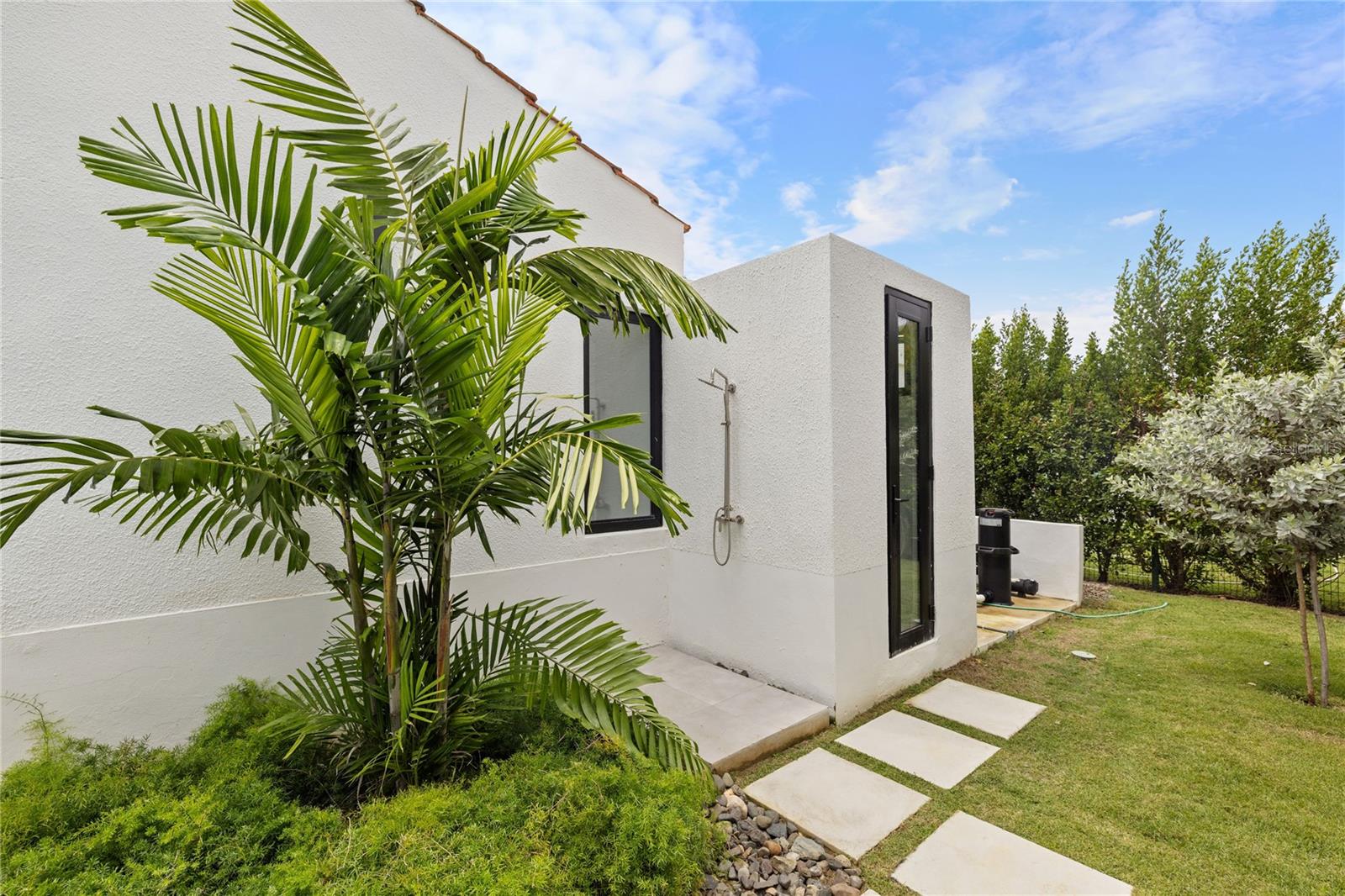 SABANERA DE DORADO - Residential