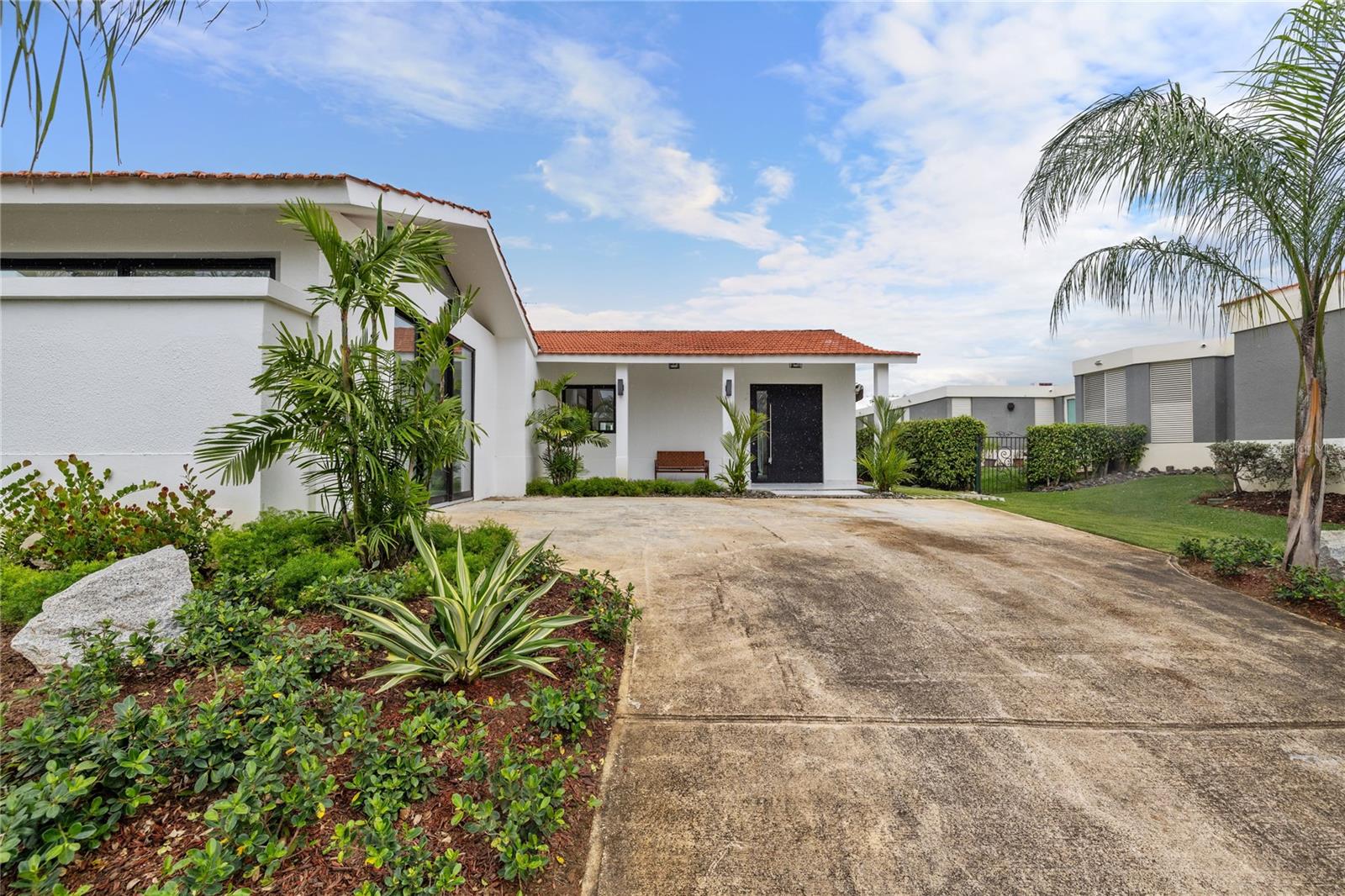 SABANERA DE DORADO - Residential