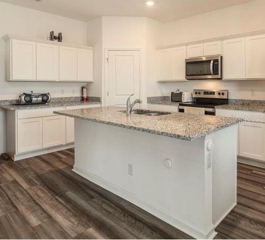 IMPERIAL OAKS PH 2 - Residential Lease