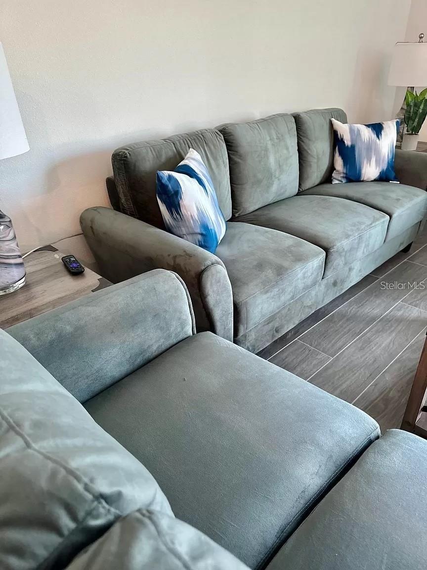 RANCHES/LK MCLEOD I - Residential Lease