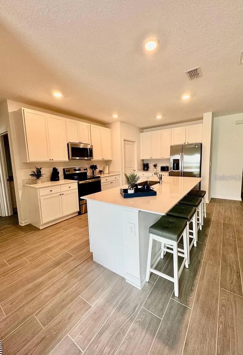 RANCHES/LK MCLEOD I - Residential Lease