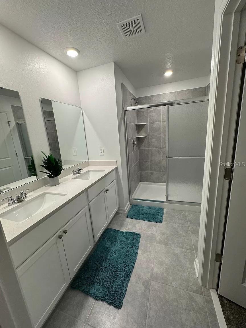 RANCHES/LK MCLEOD I - Residential Lease