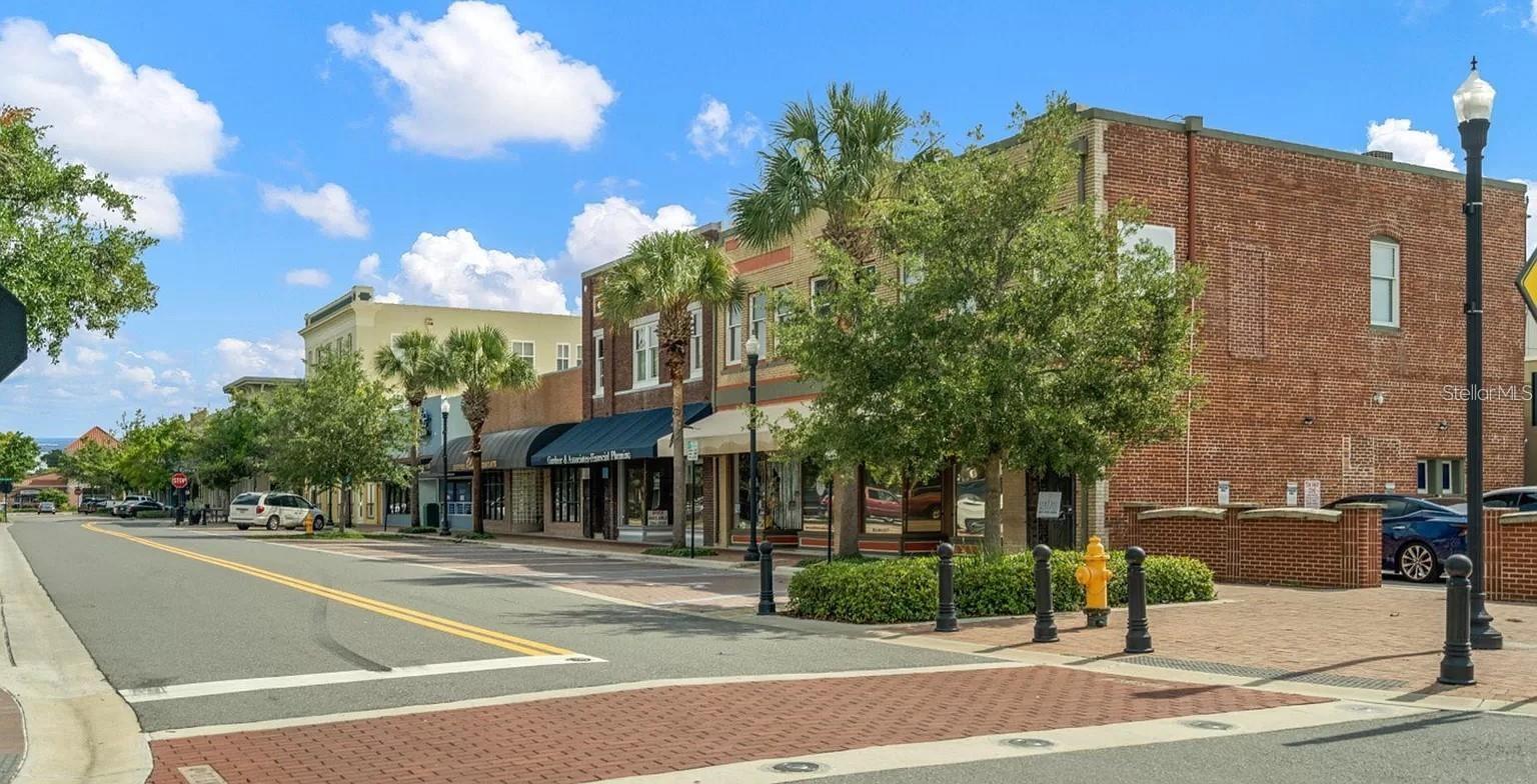 RANCHES/LK MCLEOD I - Residential Lease