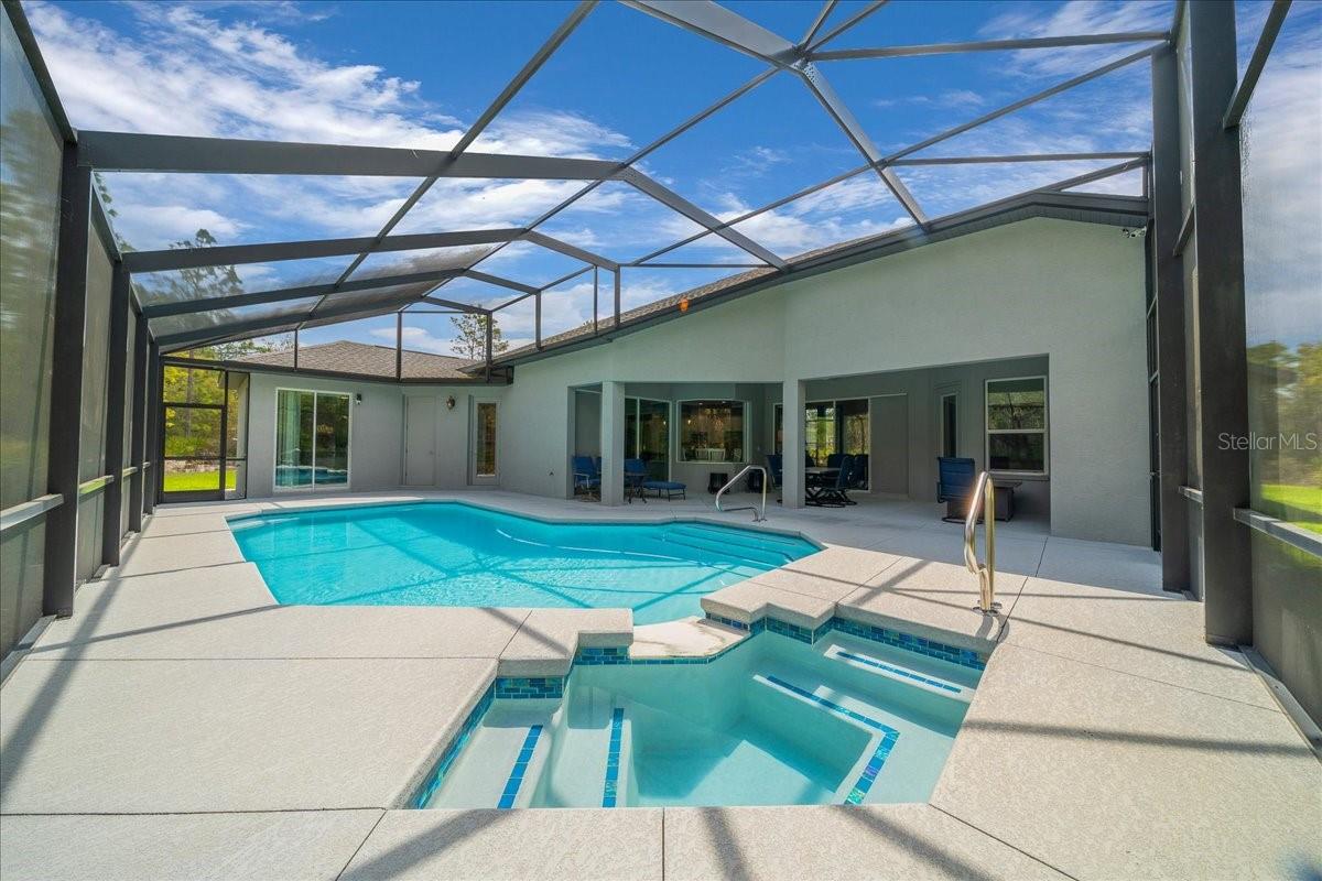 CRYSTAL MANOR UNIT 02 - Residential