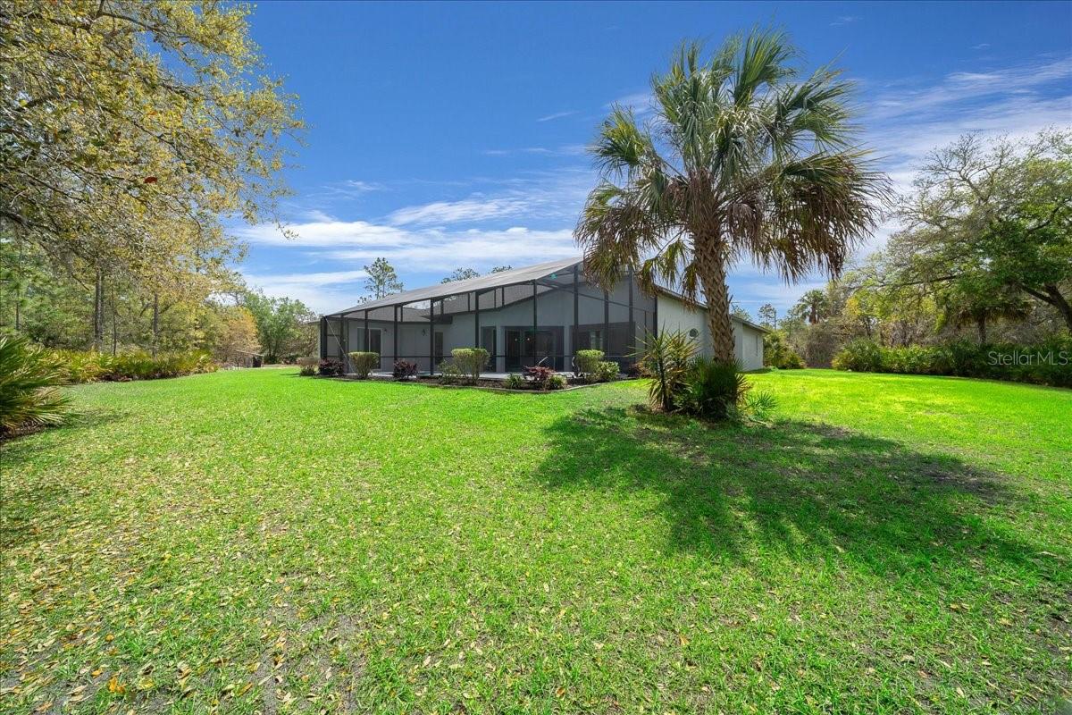 CRYSTAL MANOR UNIT 02 - Residential