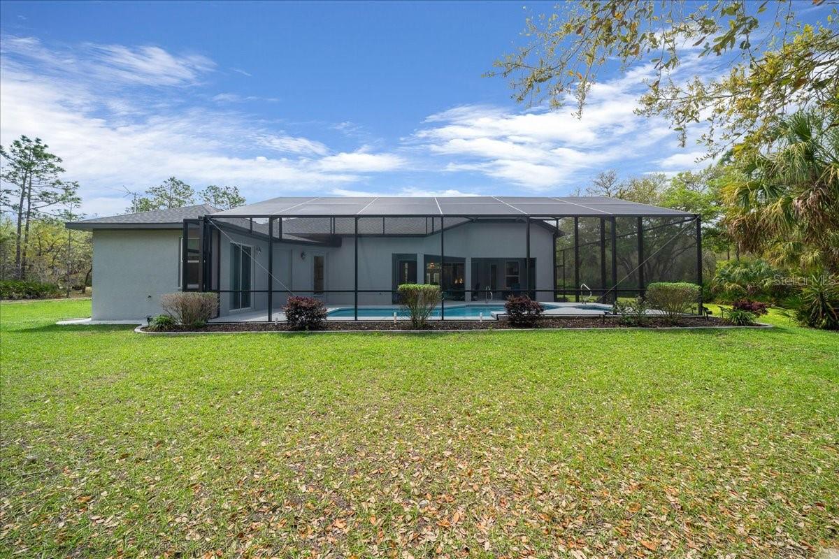 CRYSTAL MANOR UNIT 02 - Residential