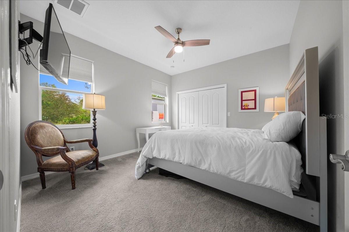 CRYSTAL MANOR UNIT 02 - Residential