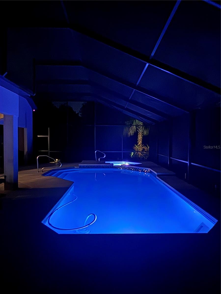 CRYSTAL MANOR UNIT 02 - Residential