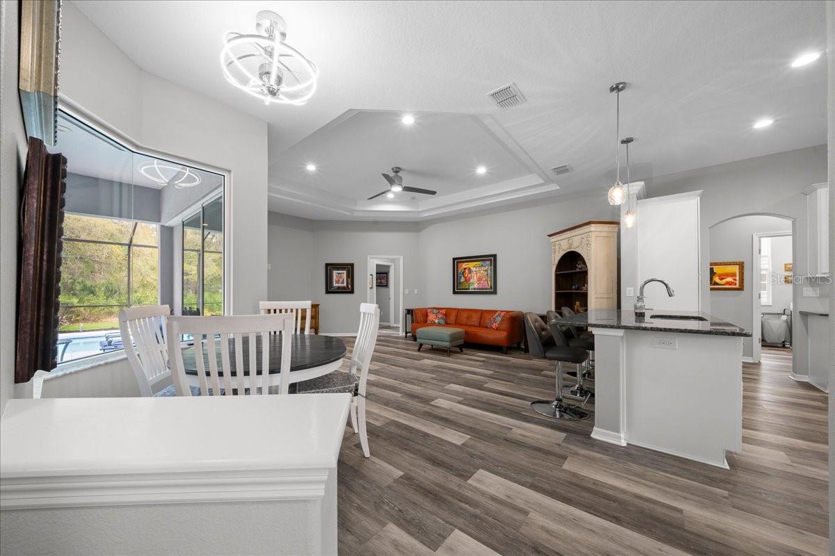 CRYSTAL MANOR UNIT 02 - Residential