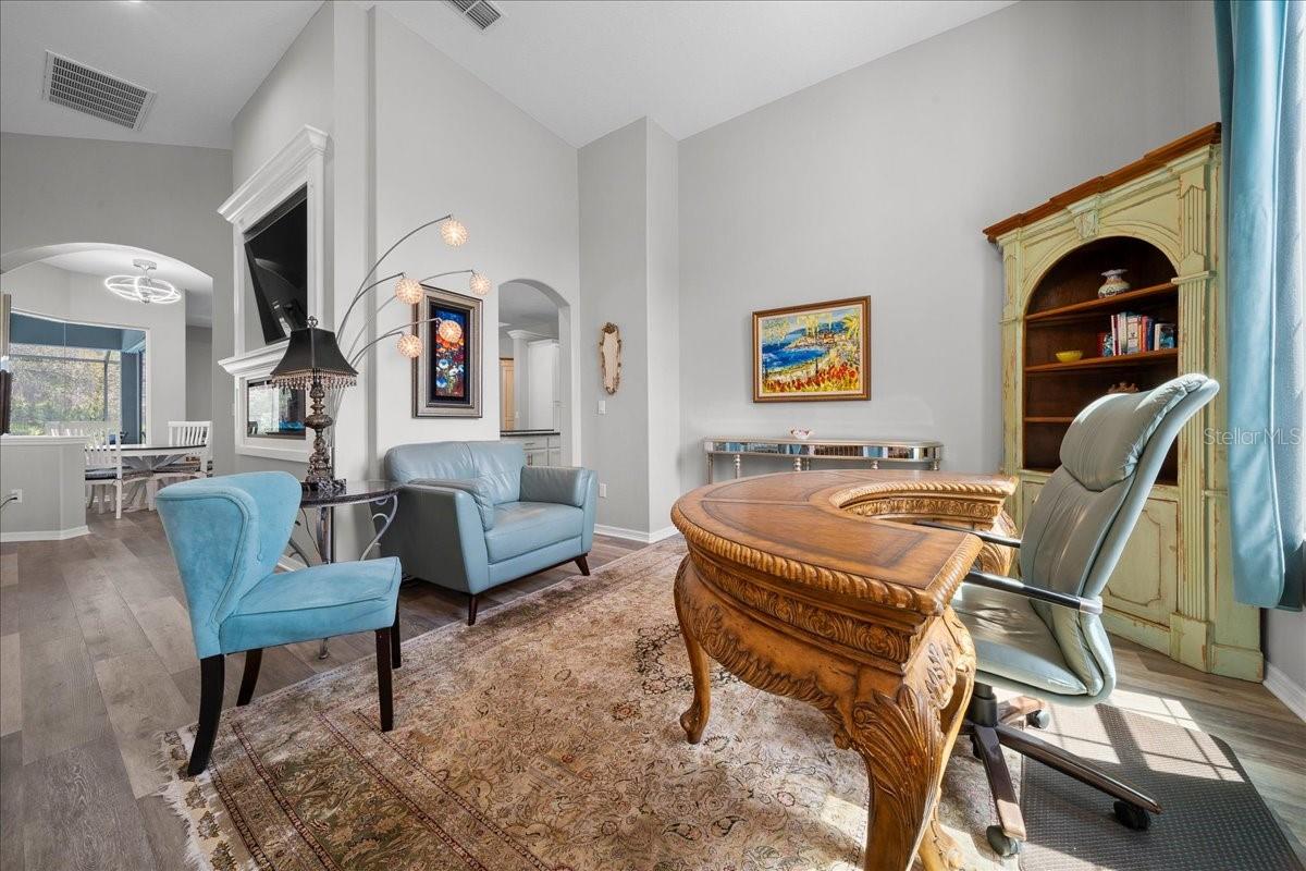 CRYSTAL MANOR UNIT 02 - Residential