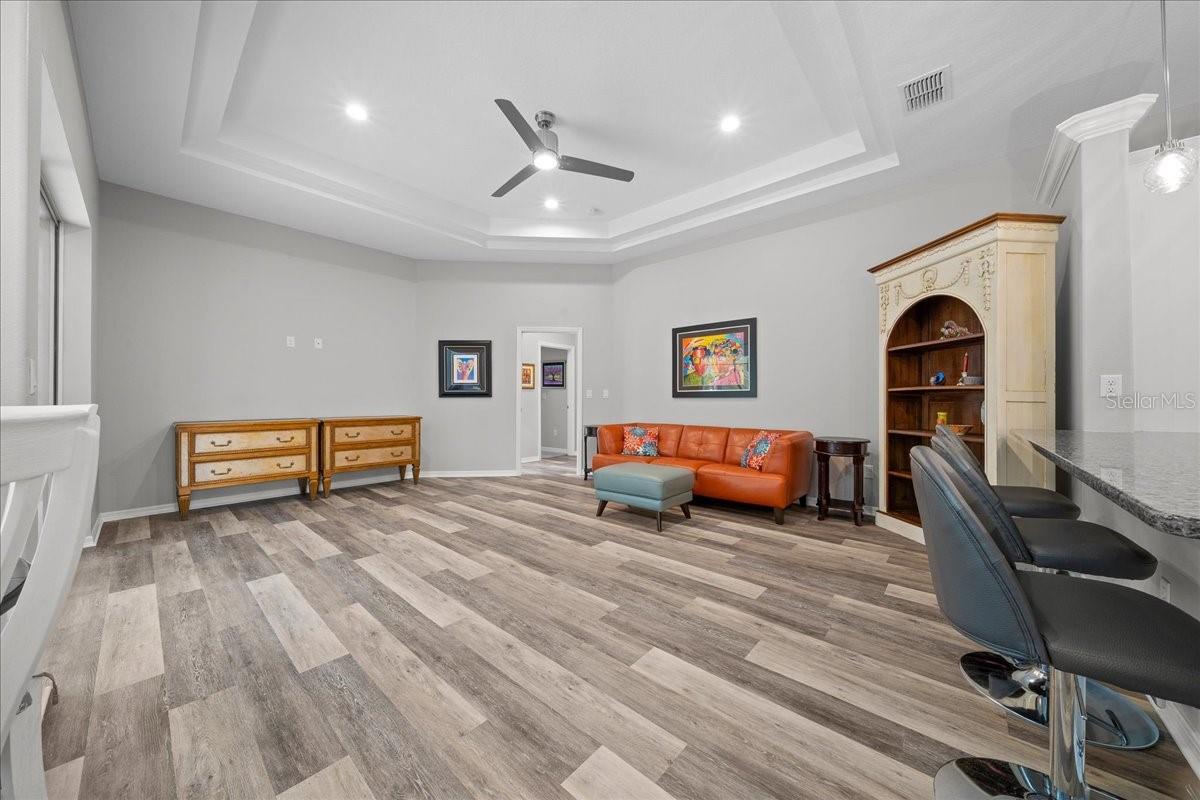 CRYSTAL MANOR UNIT 02 - Residential