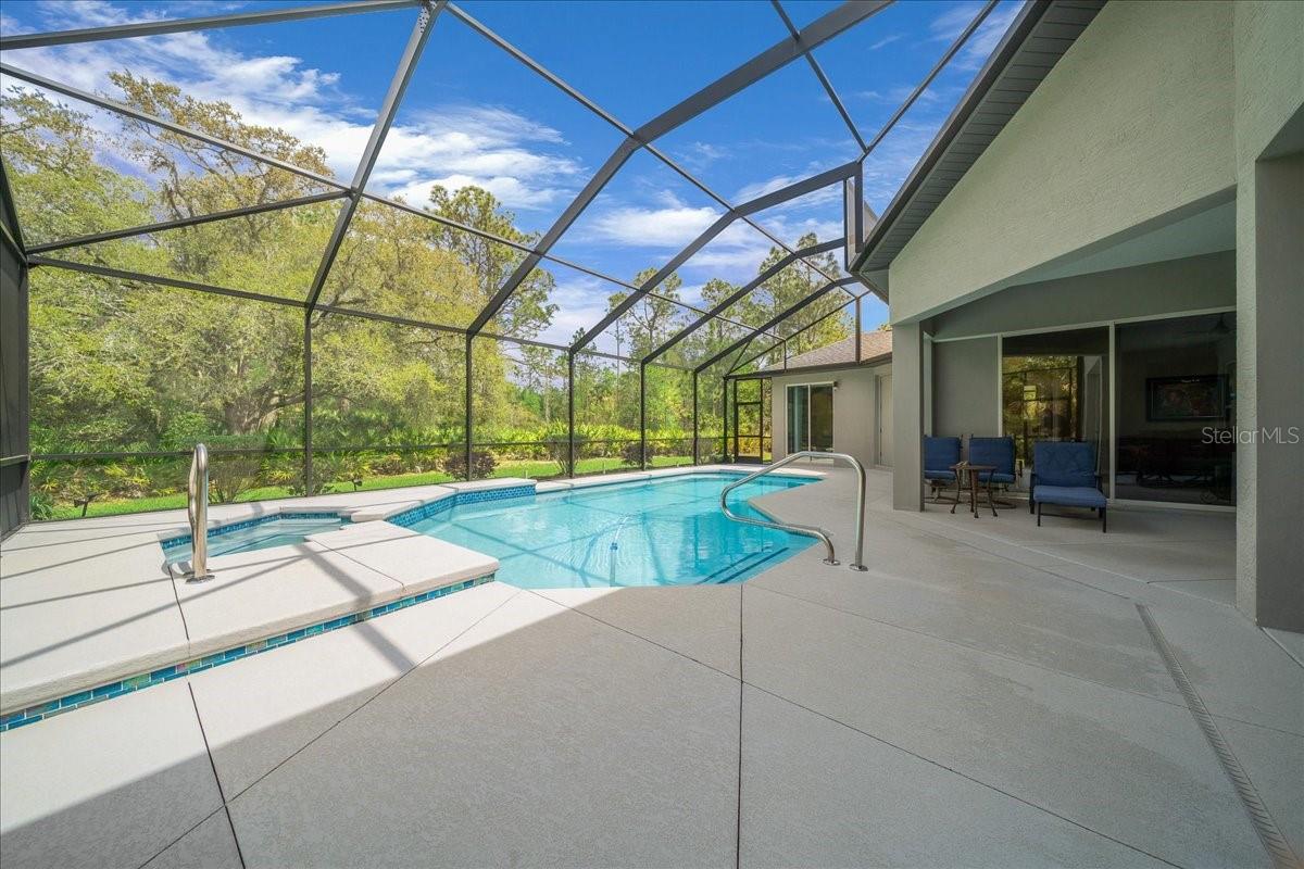 CRYSTAL MANOR UNIT 02 - Residential