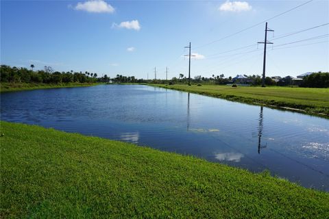 A home in ELLENTON