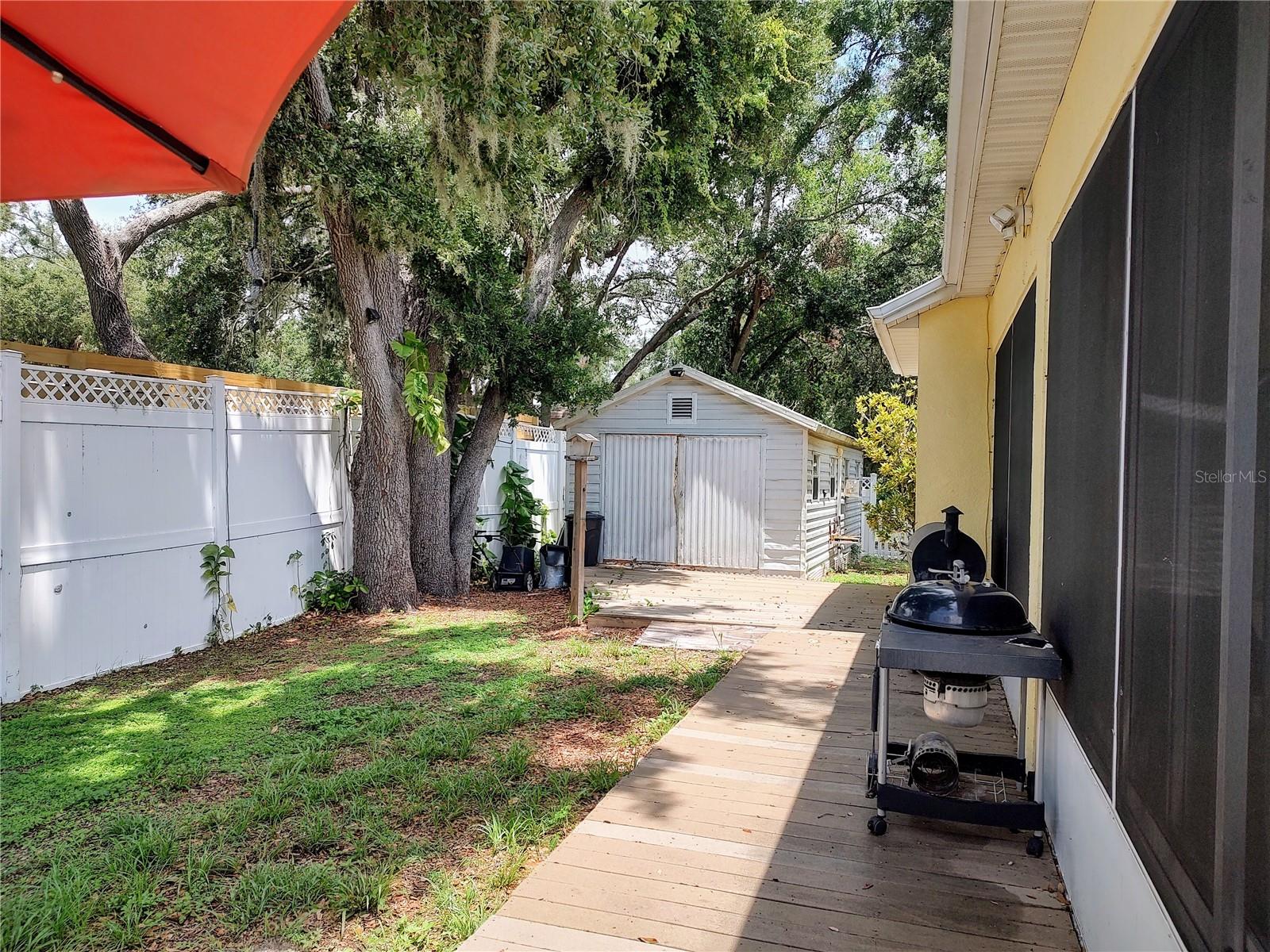 TROPICAL SHORES - Residential