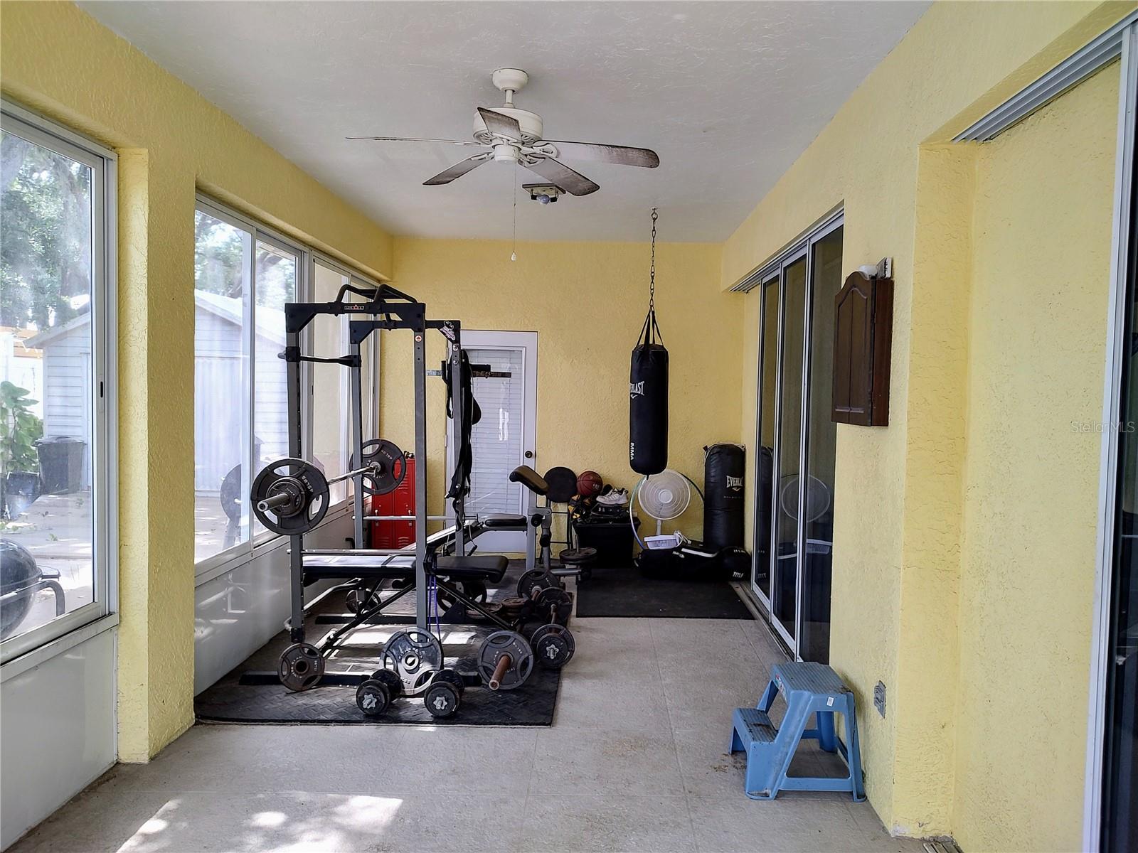 TROPICAL SHORES - Residential