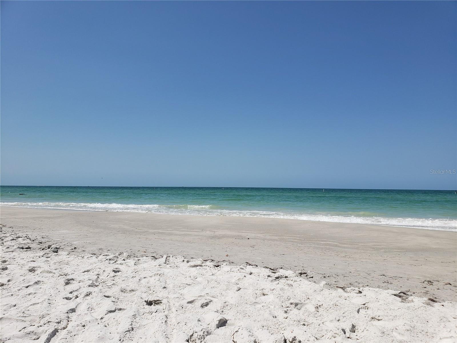 TROPICAL SHORES - Residential