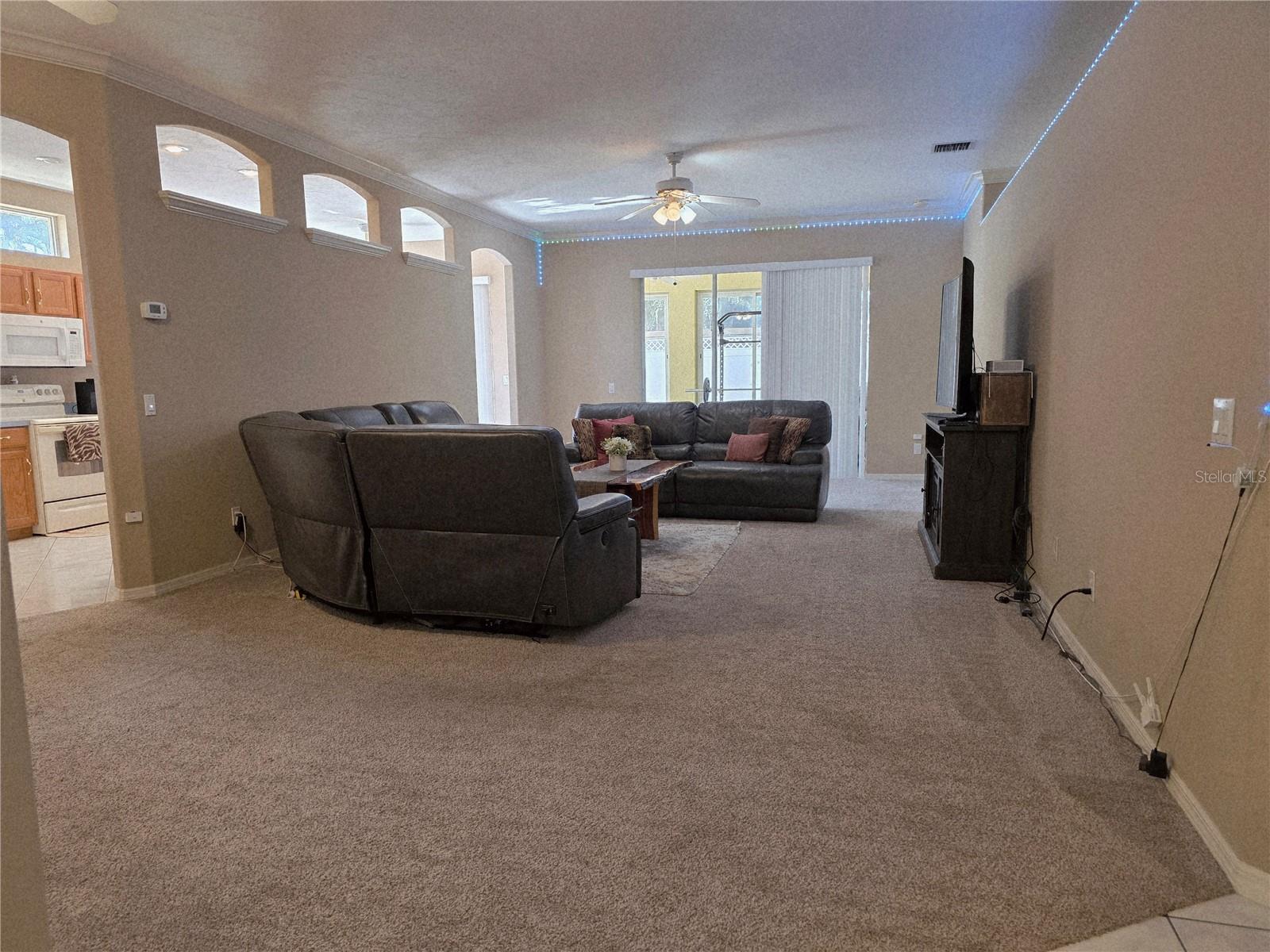 TROPICAL SHORES - Residential