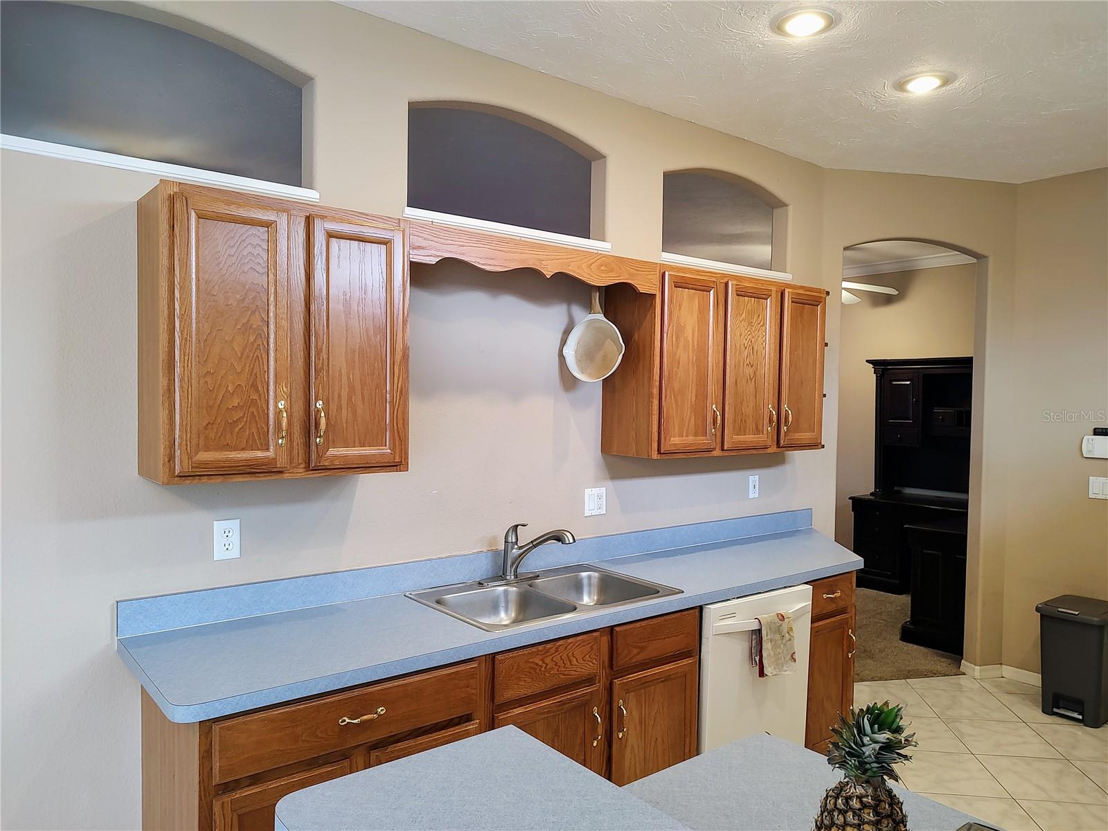 TROPICAL SHORES - Residential