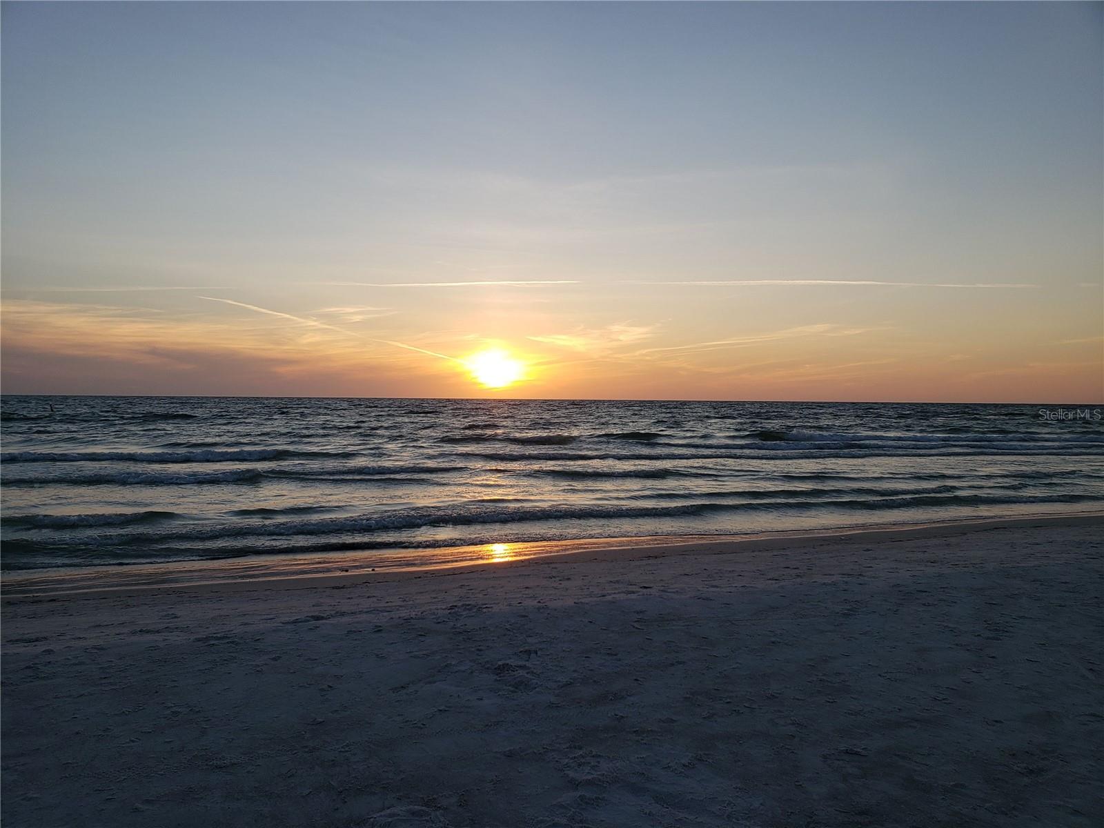 TROPICAL SHORES - Residential