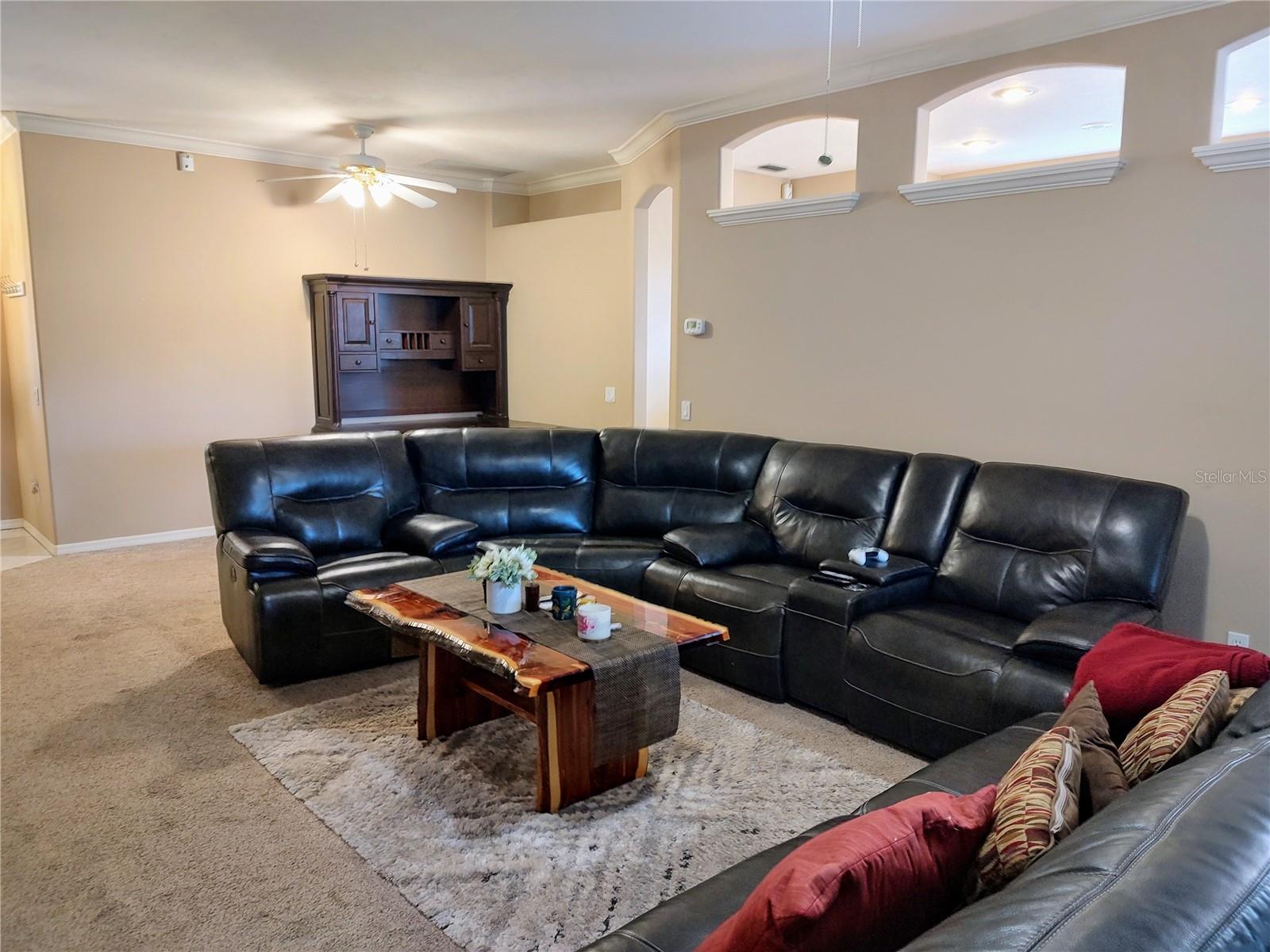 TROPICAL SHORES - Residential