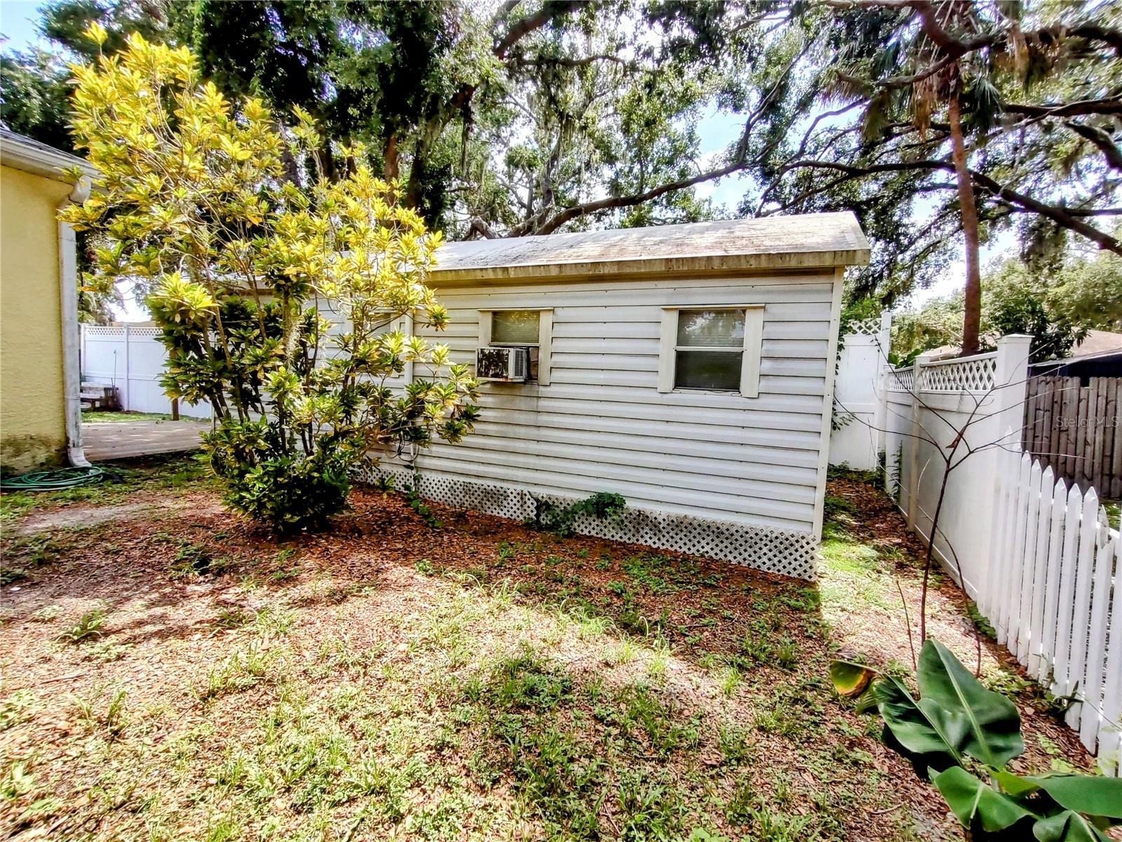 TROPICAL SHORES - Residential