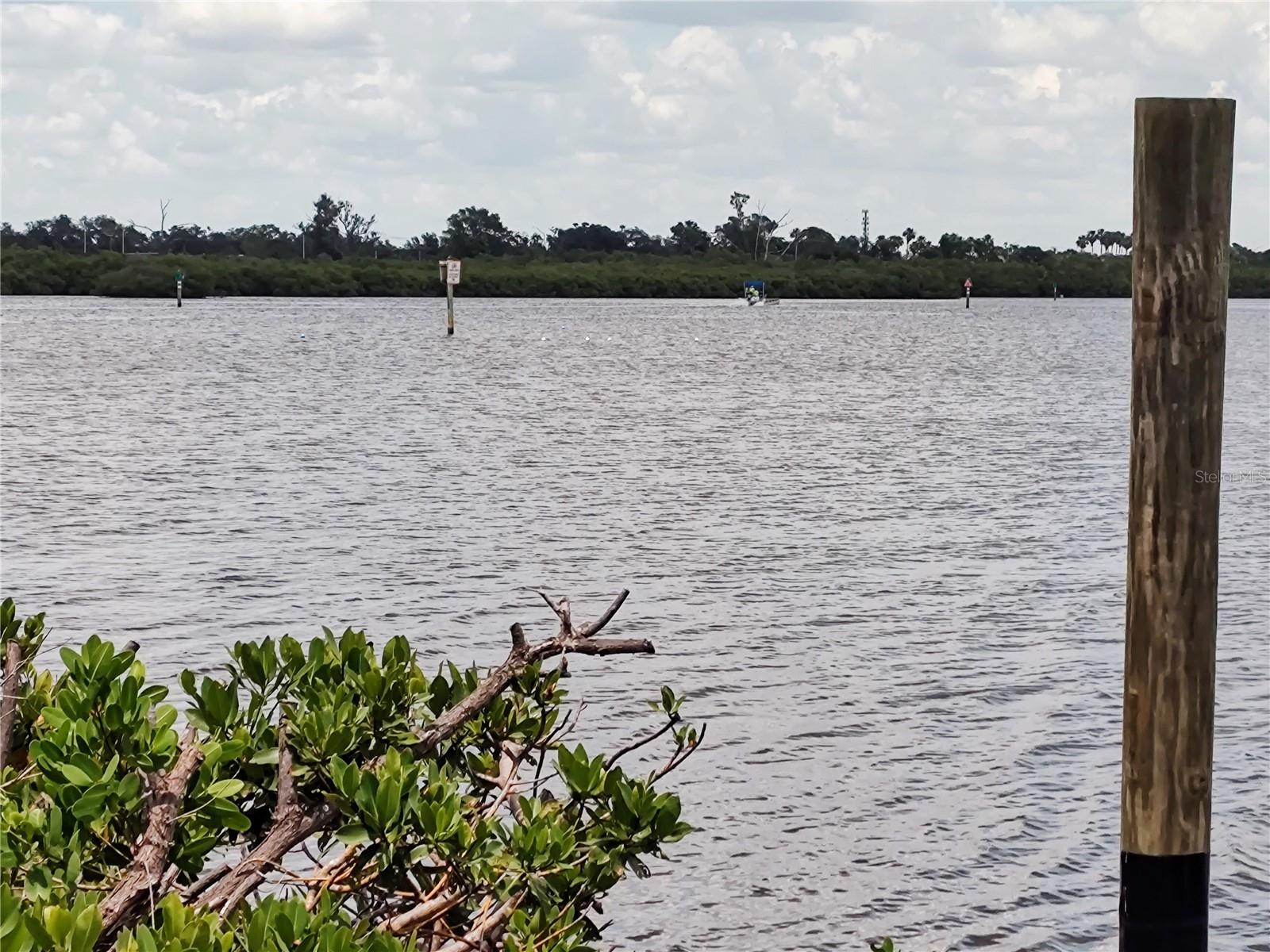 TROPICAL SHORES - Residential