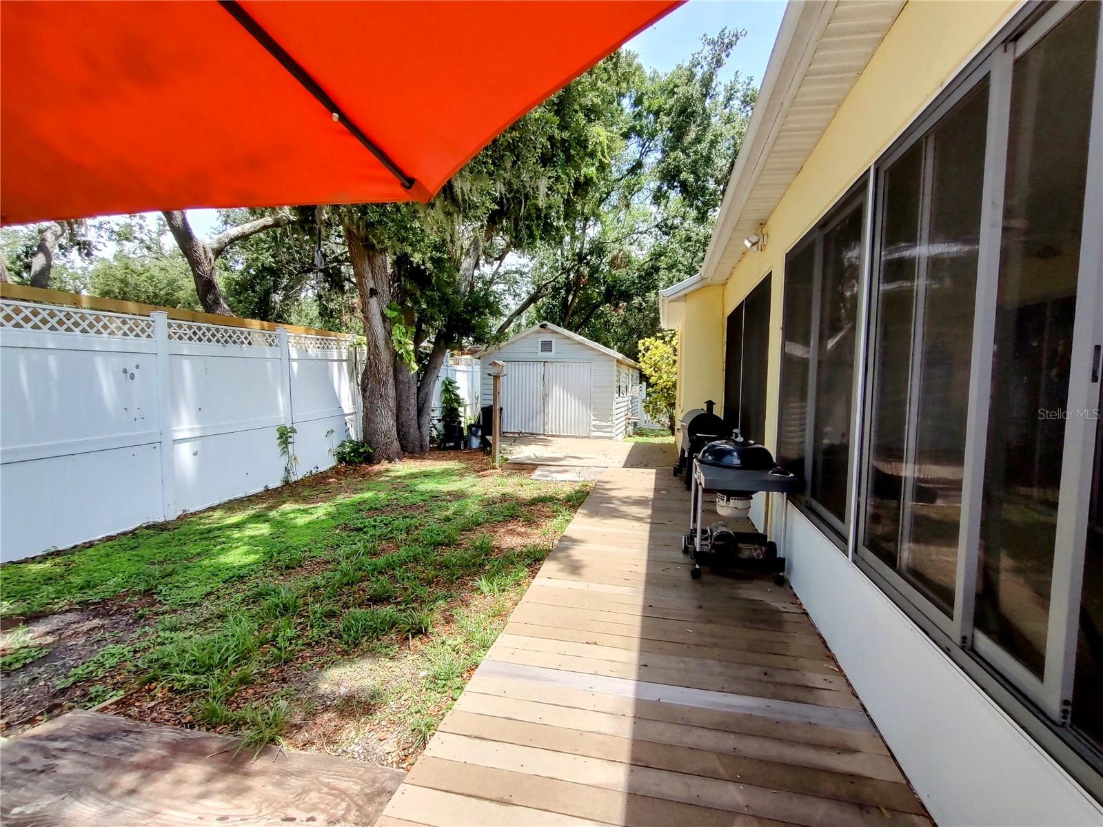 TROPICAL SHORES - Residential