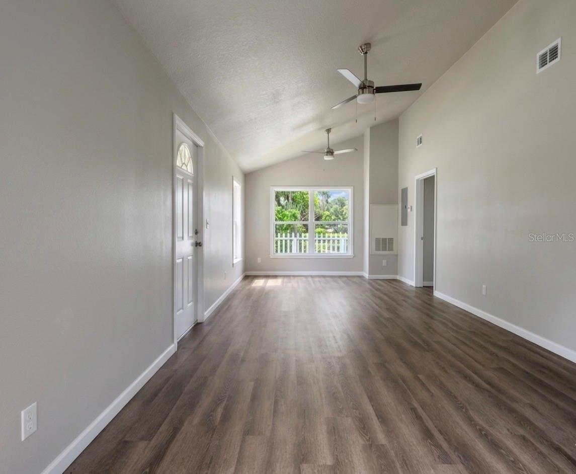 EDGE'S SECOND ADDITION TO TOWN OF GROVELAND - Residential