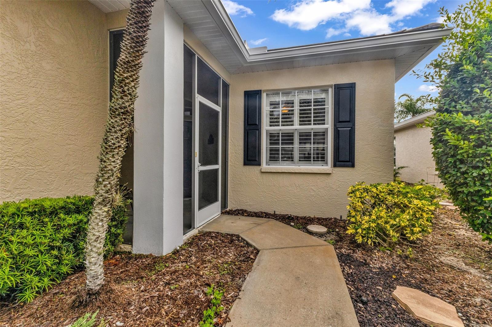 Search Properties for Sale 3 834 MONTROSE DRIVE 9