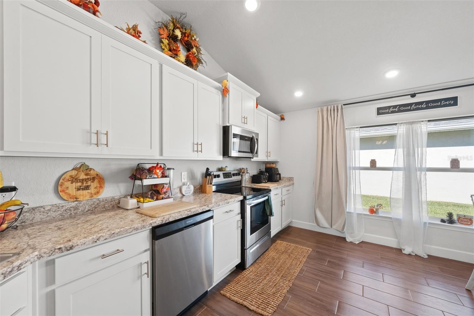 WYLD PALMS VILLAGE CONDOMINIUM - Residential