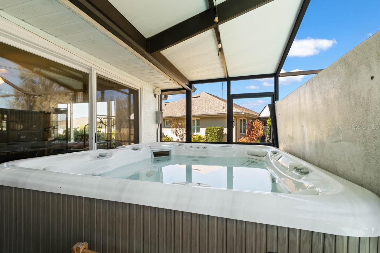 CALOOSA COUNTRY CLUB ESTATES U - Residential