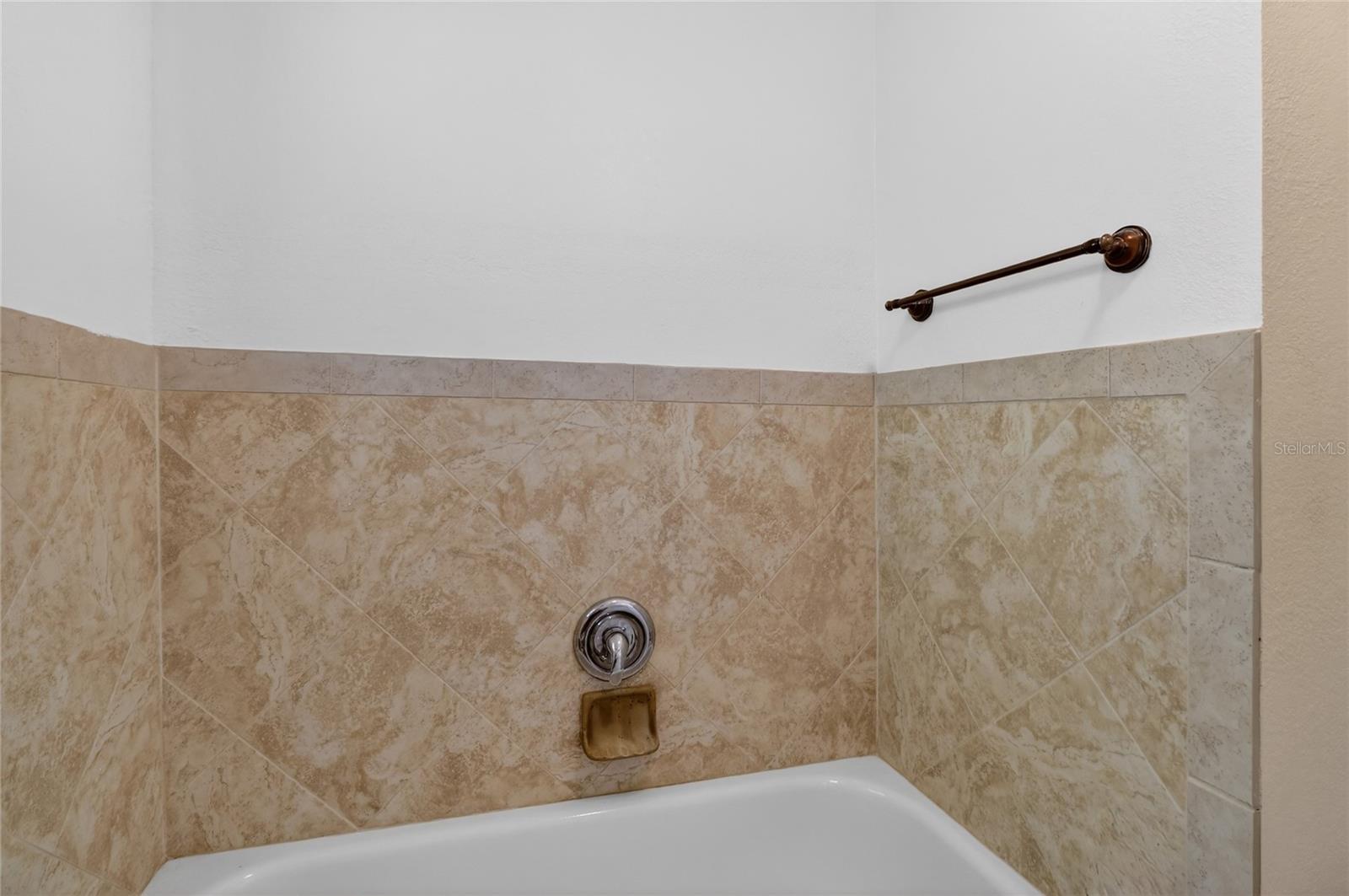 DIXIELAND REV - Residential