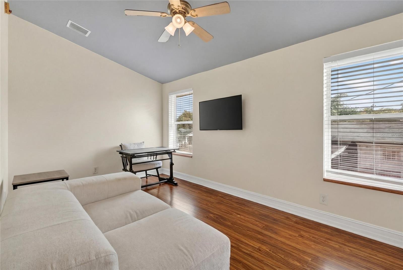 DIXIELAND REV - Residential