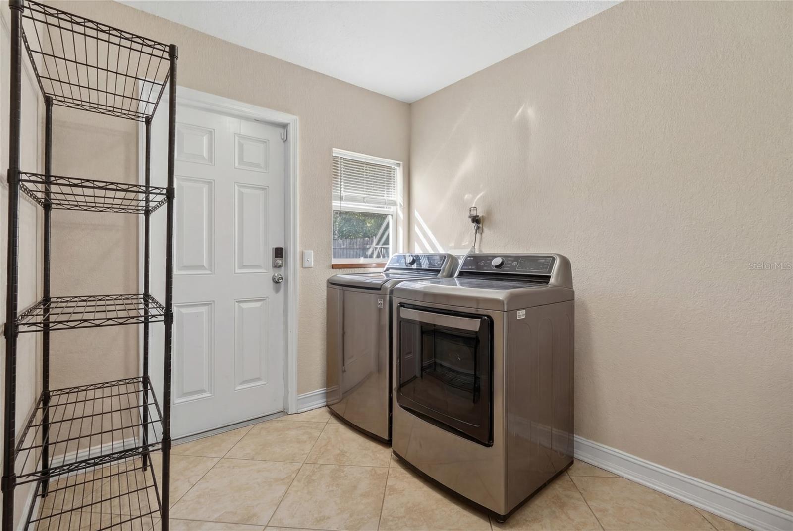 DIXIELAND REV - Residential