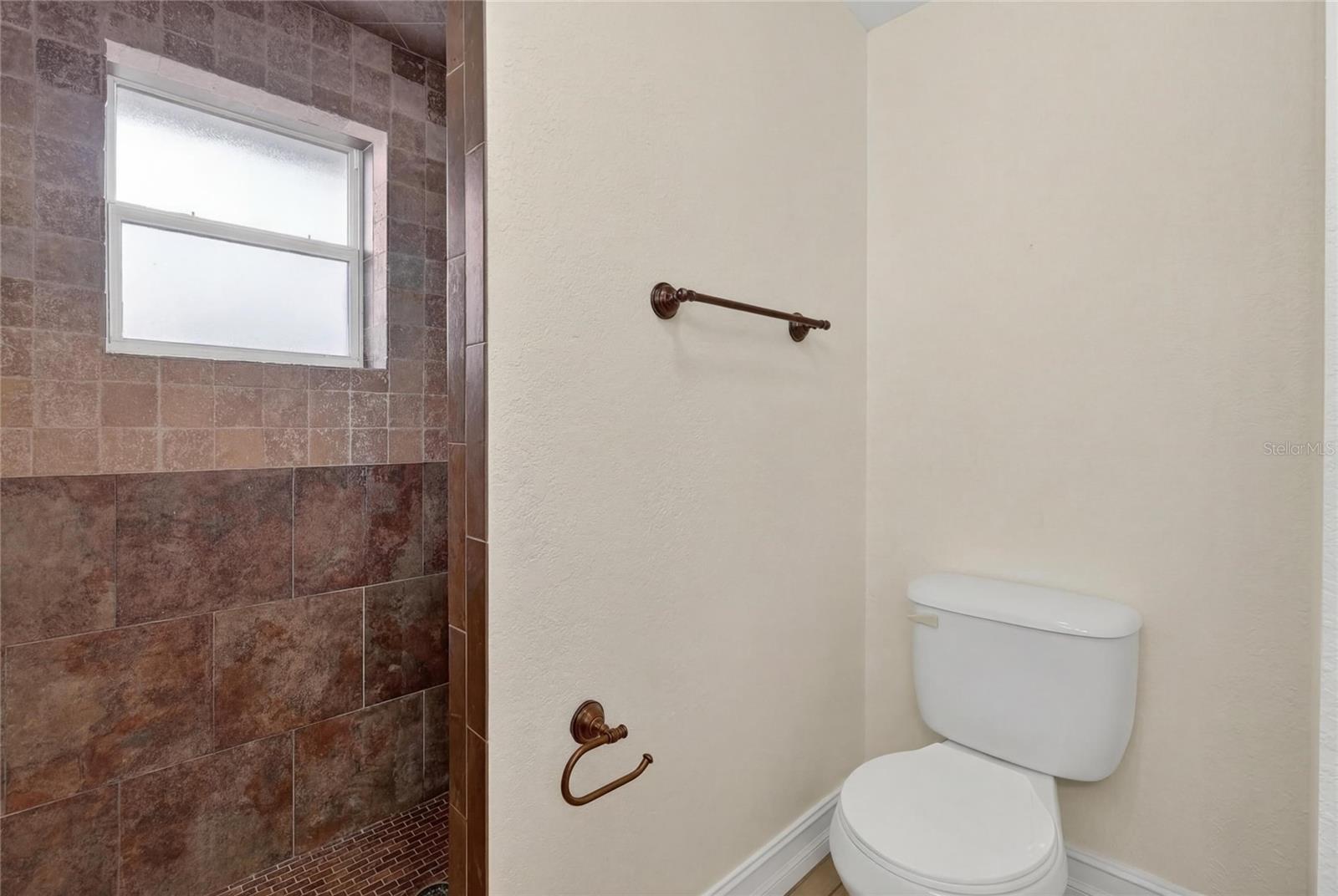 DIXIELAND REV - Residential