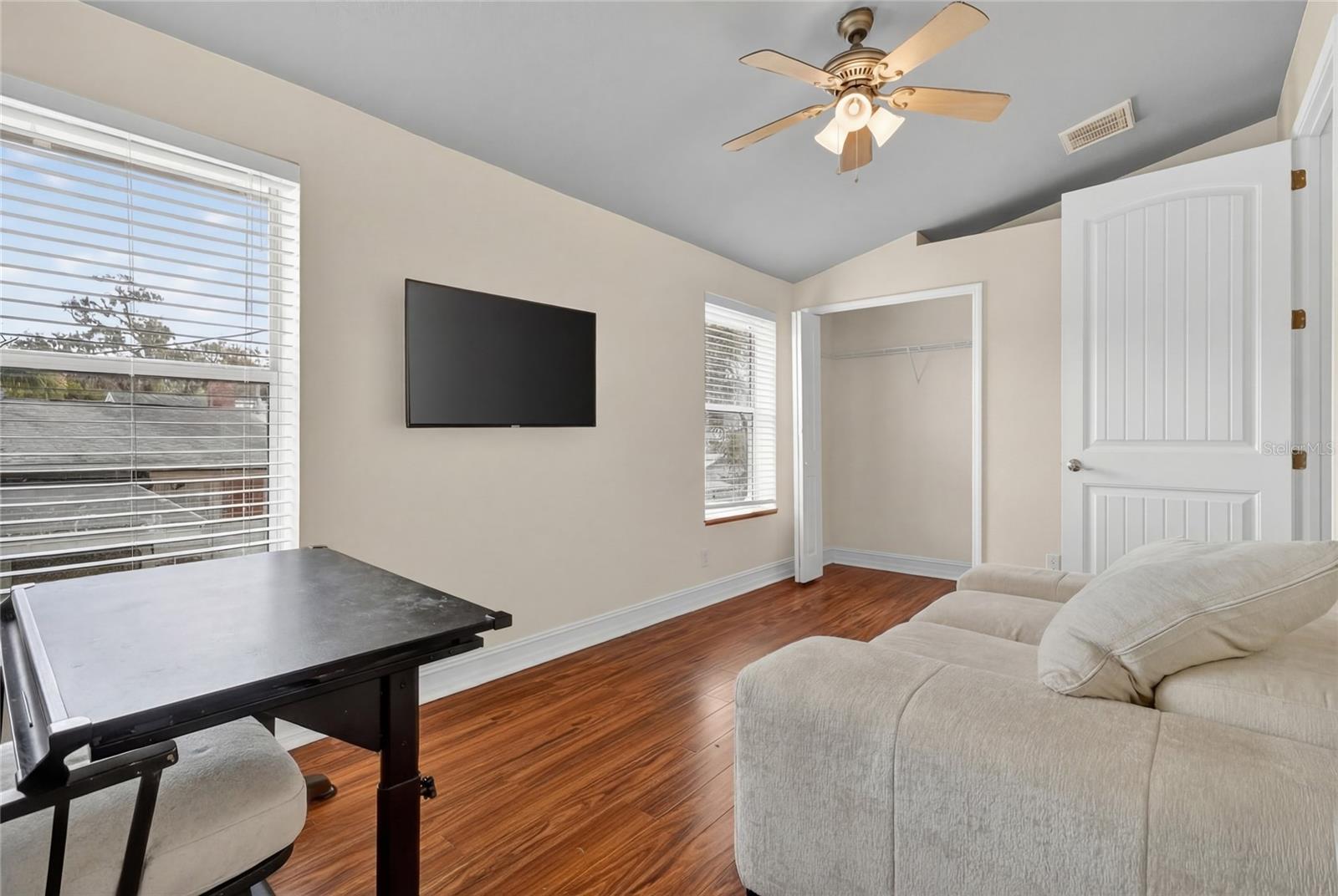 DIXIELAND REV - Residential