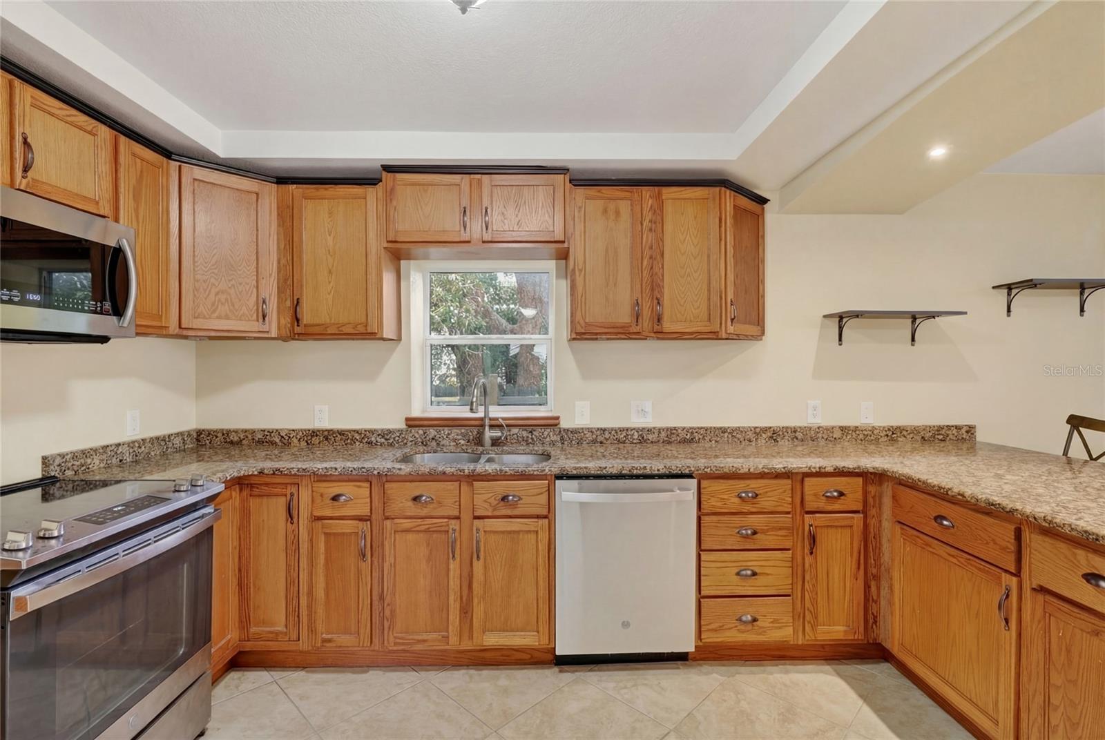 DIXIELAND REV - Residential