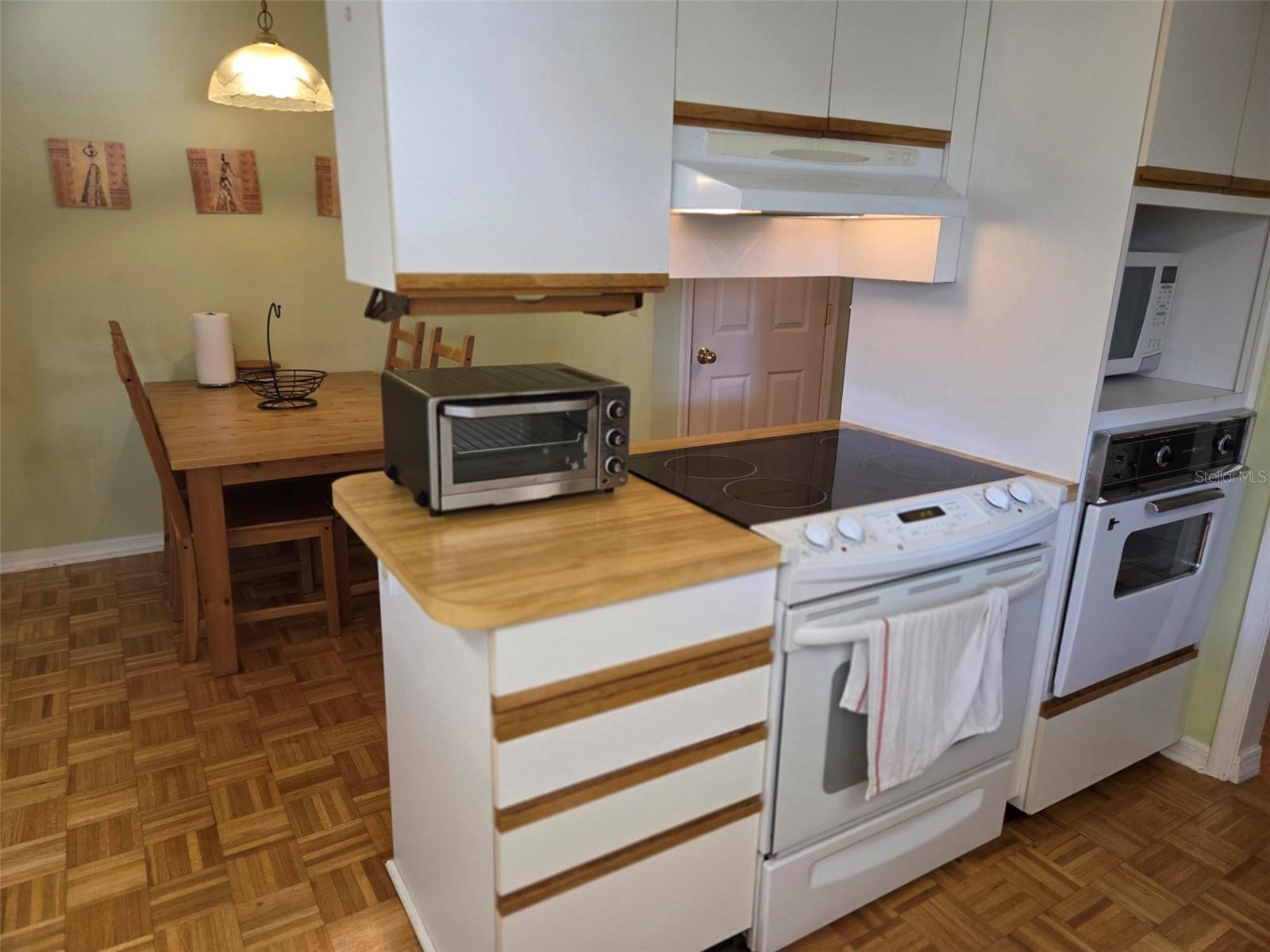 HARBOUR OAKS SUB - Residential Lease
