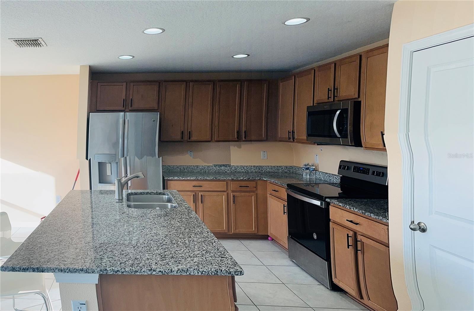 Casas a venda 4 - Jen Dantas 495 TAFT DRIVE