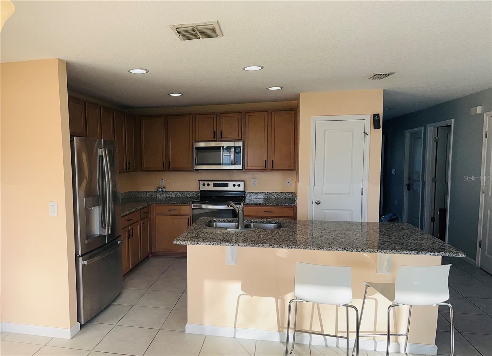 Casas a venda 3 - Jen Dantas 495 TAFT DRIVE