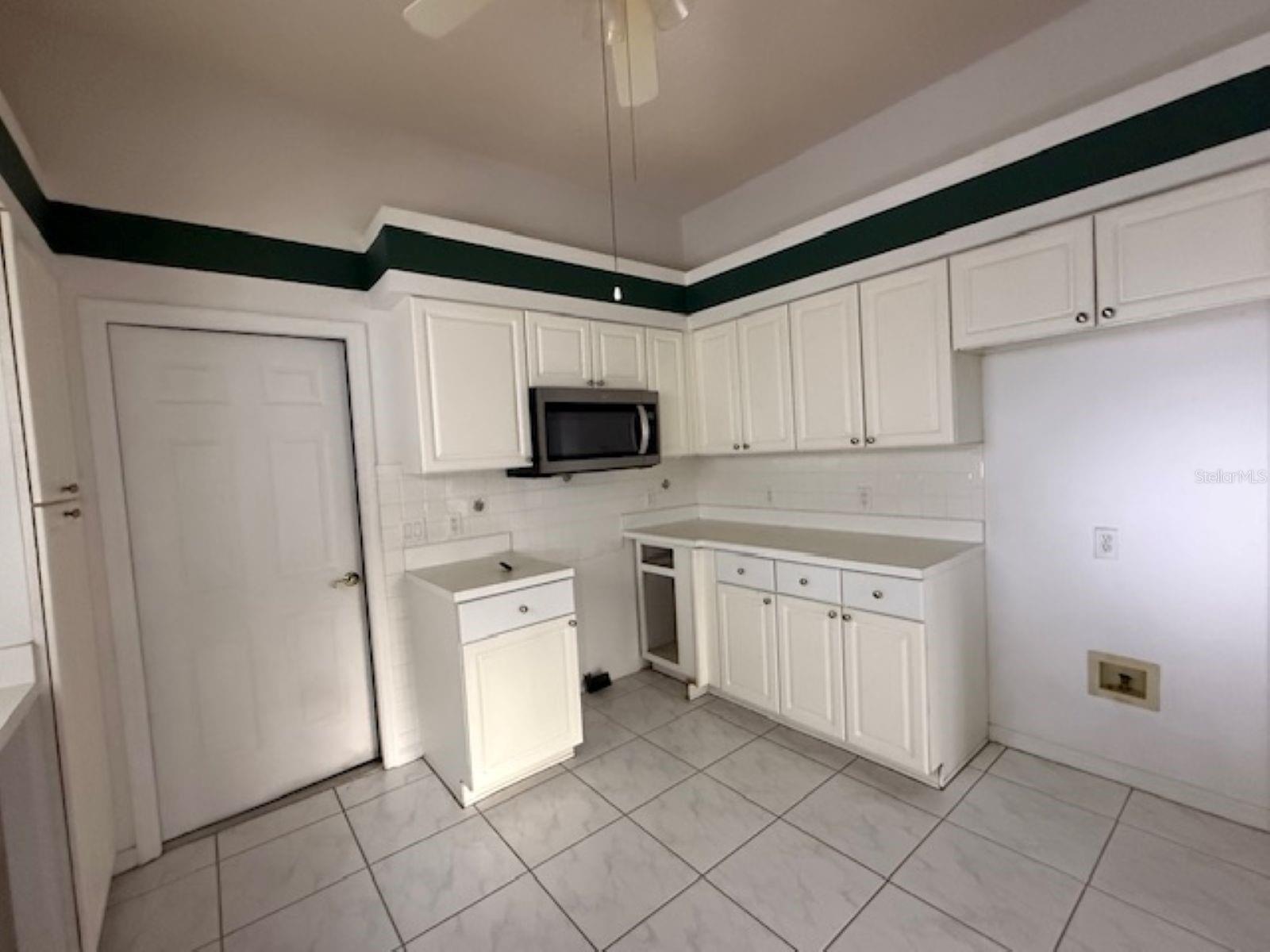 1109 MONTEREY LANE