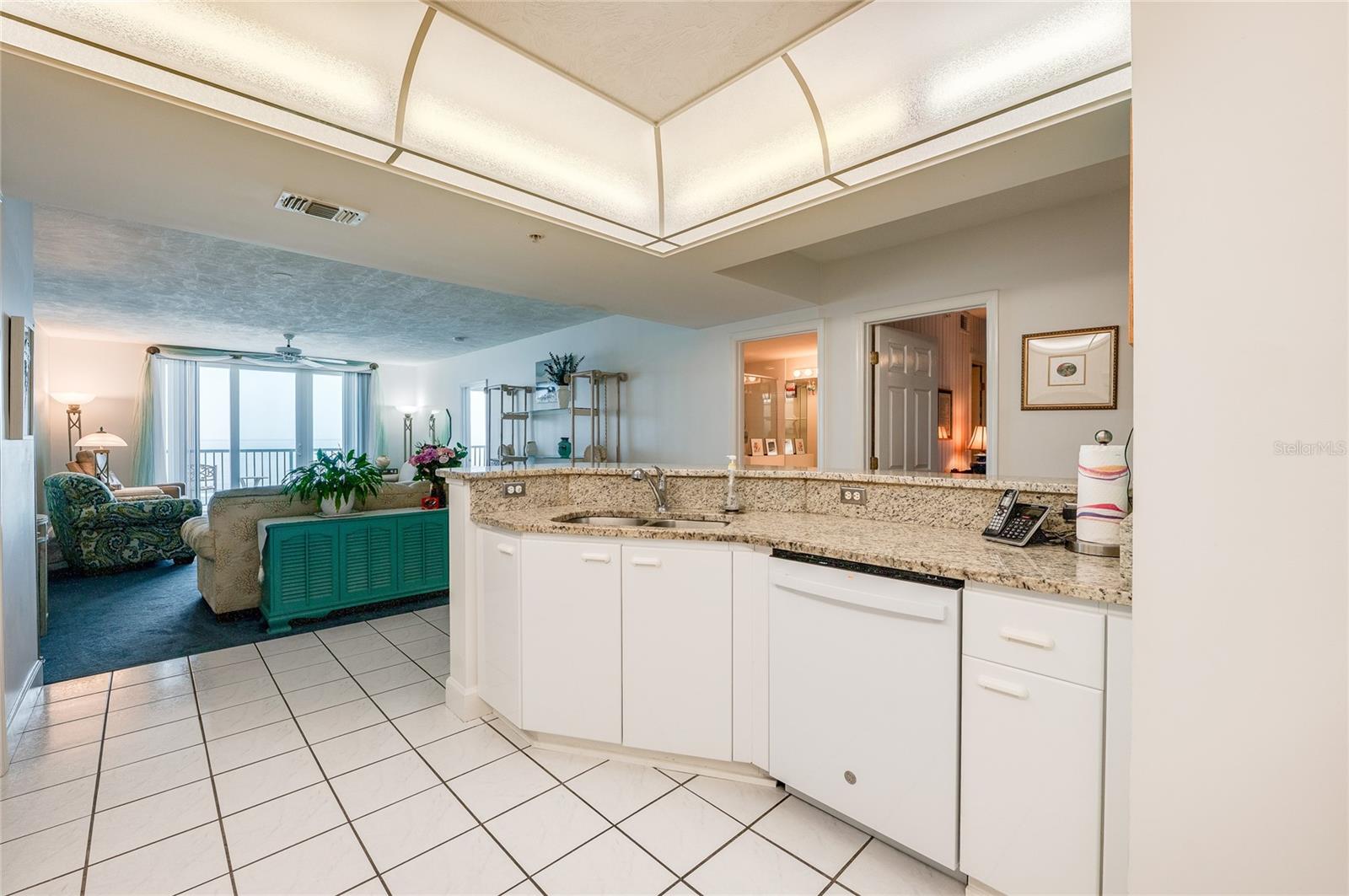 TOWERS AT PONCE INLET TOWER 01 CONDO - Residential