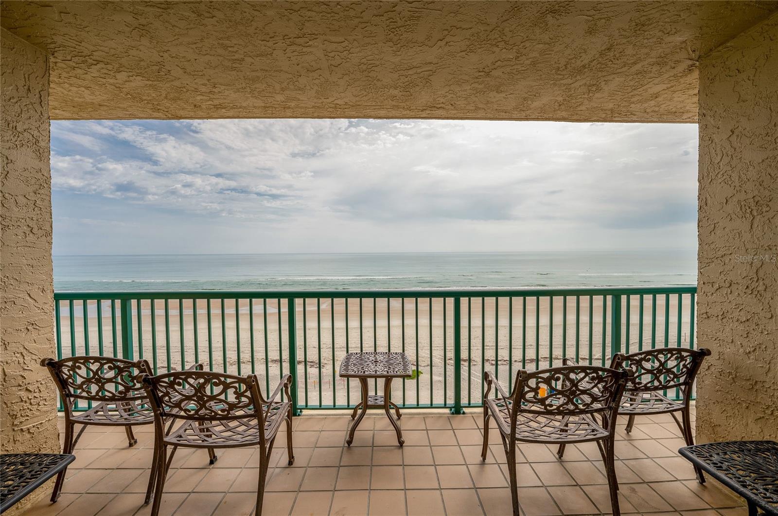 TOWERS AT PONCE INLET TOWER 01 CONDO - Residential