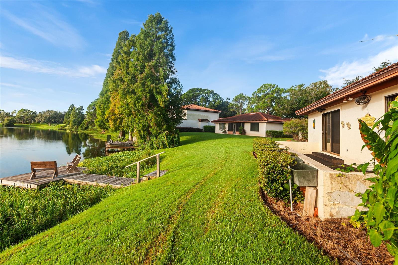 1007 ROLLING WOODS LANE