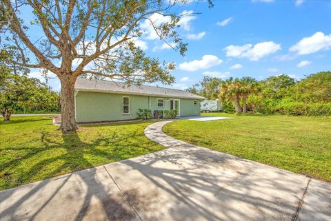 A home in PUNTA GORDA