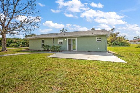 A home in PUNTA GORDA