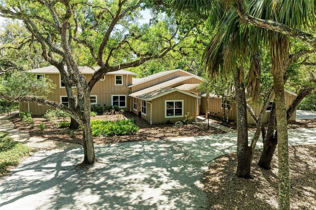 Photo of 3705 62nd Street E, Bradenton, FL 34208 (MLS # A4688405)