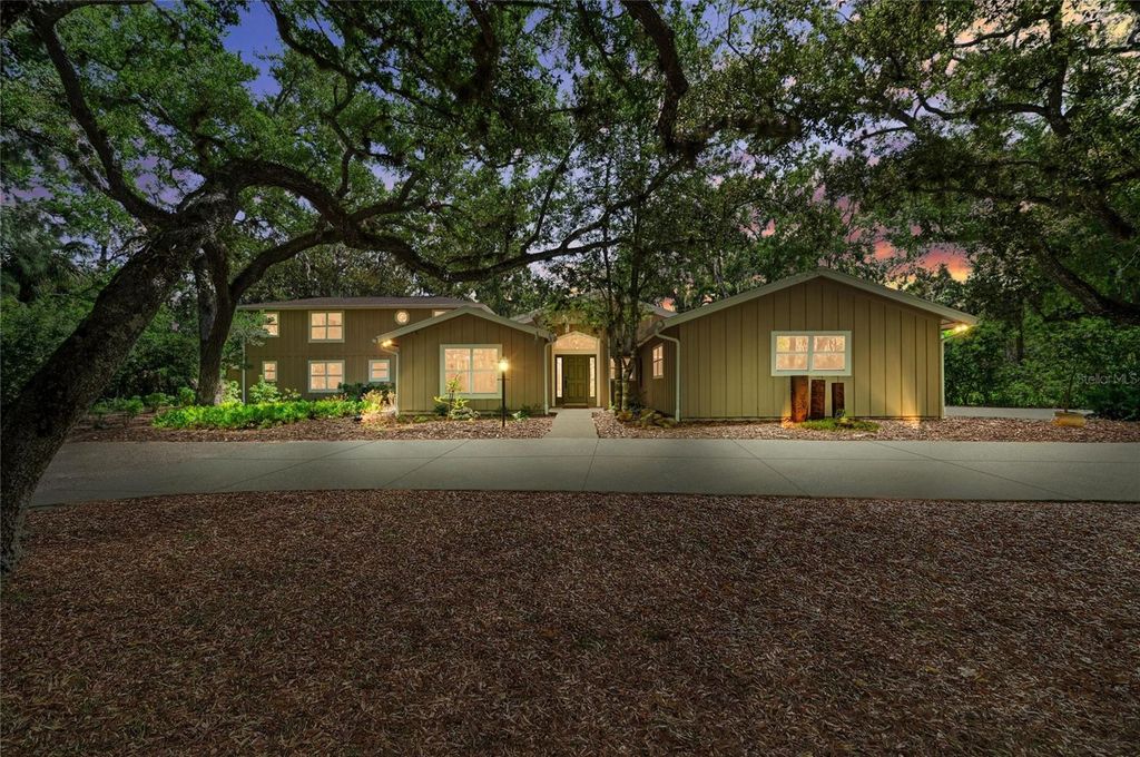 Photo of 3705 62nd Street E, Bradenton, FL 34208 (MLS # A4688405)