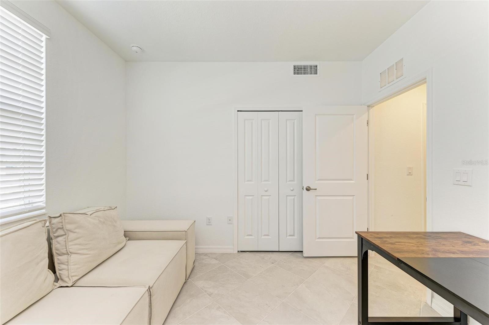 TERRACE 11/WELLEN PK PH II - Residential Lease