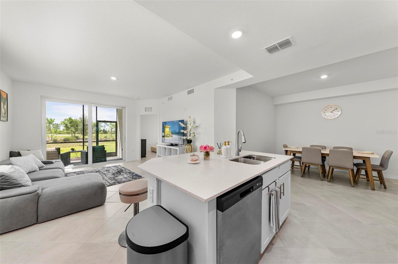 TERRACE 11/WELLEN PK PH II - Residential Lease